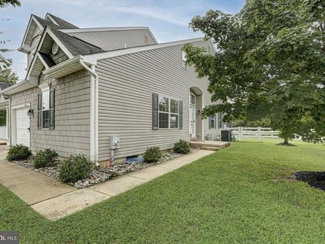 Townhouse for sale in Delaware