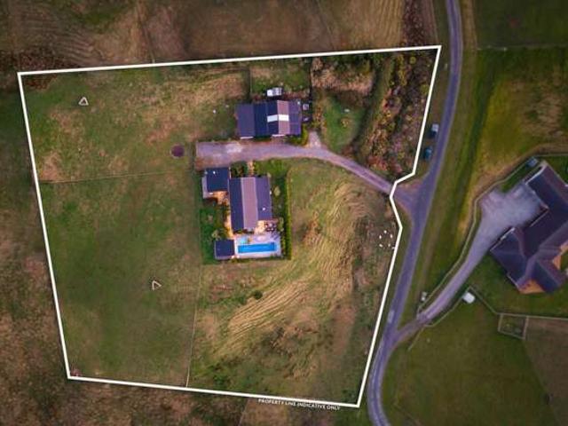 House for sale in Waimauku