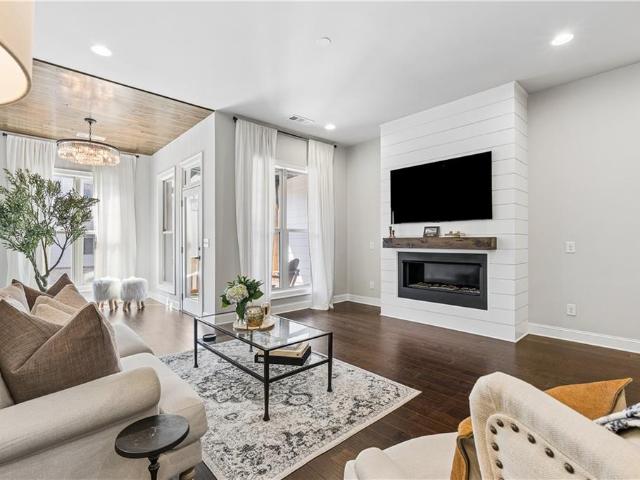 Townhouse for sale in Sandy Springs, Georgia