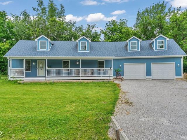 House for sale in Coatesville, Indiana