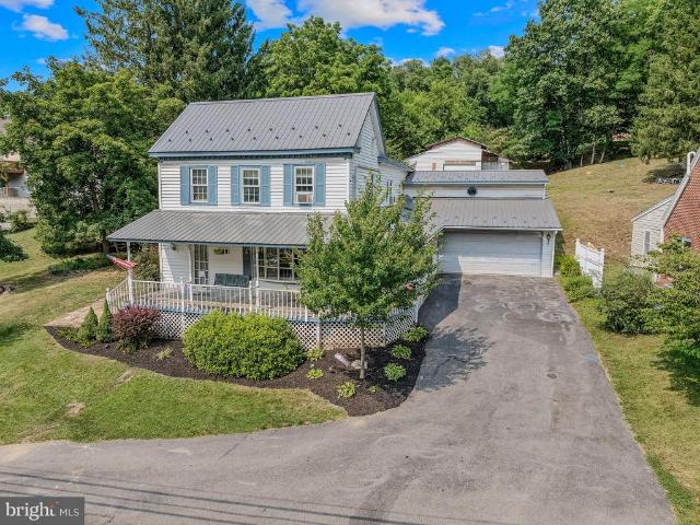 House for sale in Berkeley Springs, West Virginia