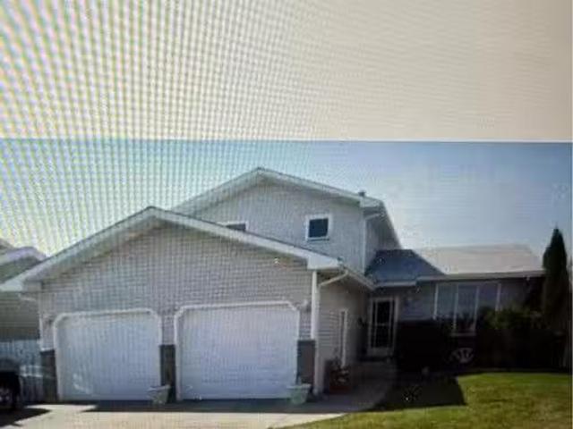 House for sale in Medicine Hat, Alberta