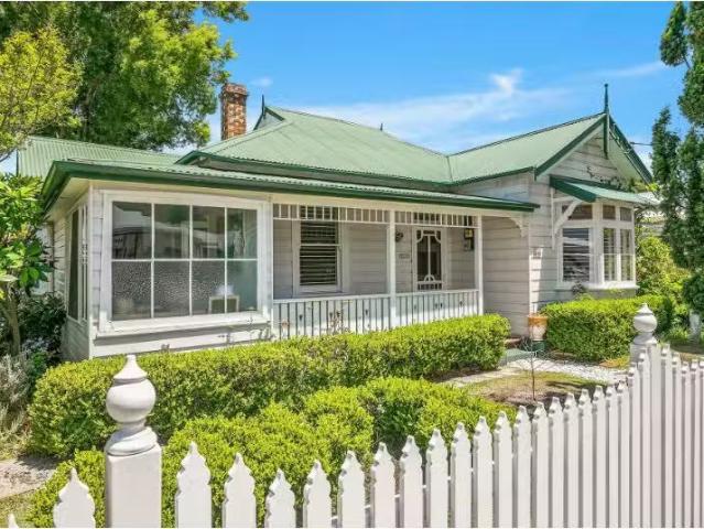 House for rent in Wollongong West, New South Wales