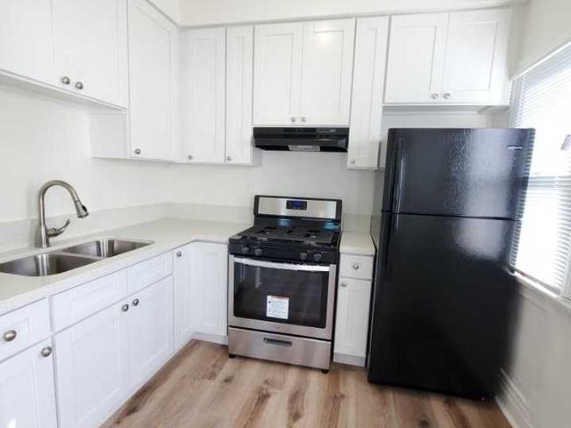 Apartment for rent in Canoga Park, California