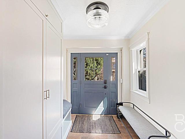Townhouse for sale in Astoria