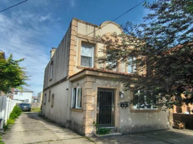 House for sale in Queens, Arverne