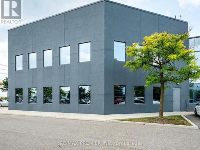 Commercial for rent in Mississauga, Ontario