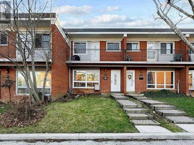 Townhouse for sale in Burlington, Ontario