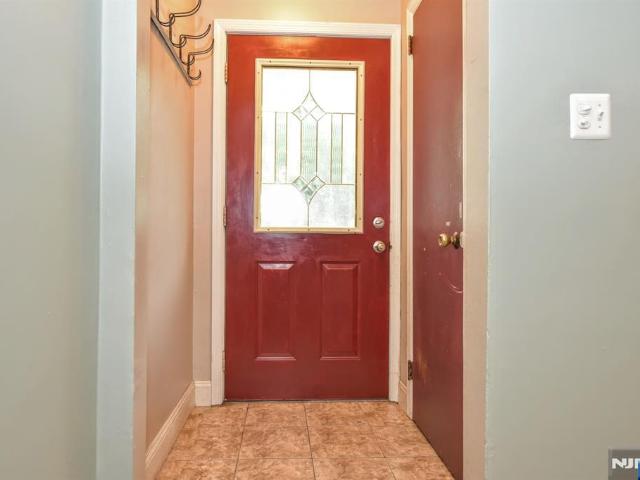 House for sale in Fair Lawn, New Jersey