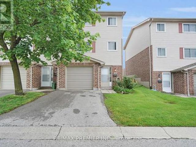 Townhouse for sale in Arva, Ontario