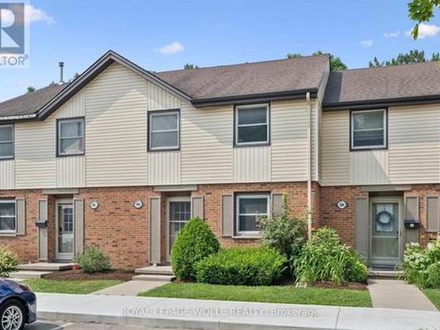 Townhouse for sale in Waterloo, Ontario