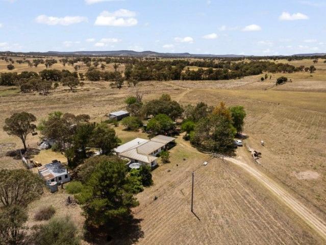 Cottage for sale in Frog Rock, New South Wales