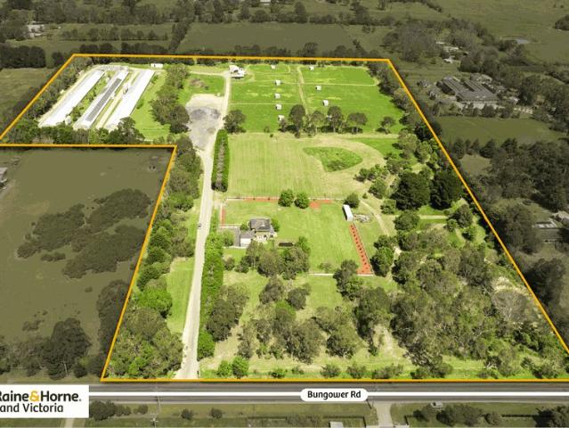 Cottage for sale in Moorooduc, Melbourne