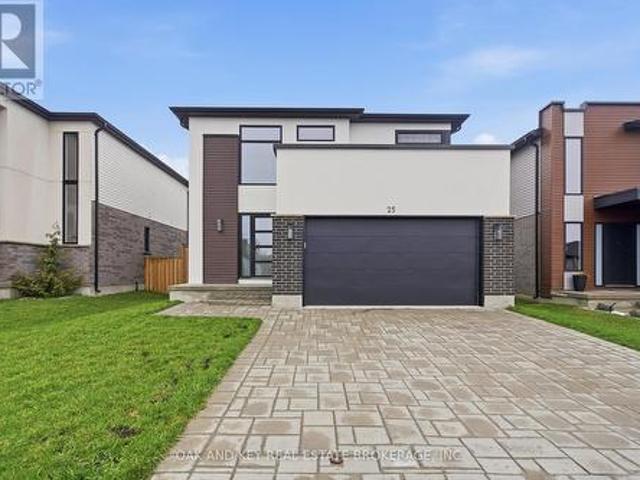 House for sale in Strathroy-caradoc, Ontario