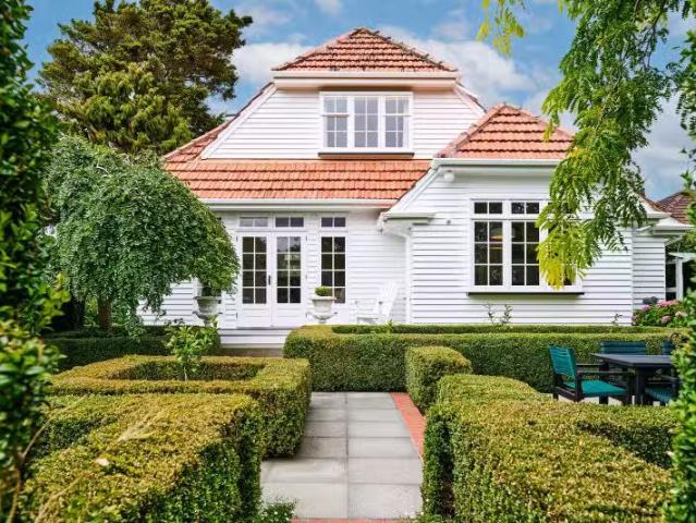 House for sale in Days Bay, Wellington