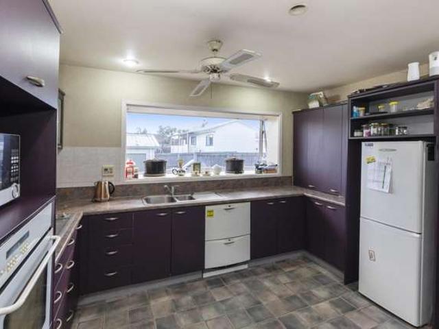 House for sale in Chaslands, Canterbury
