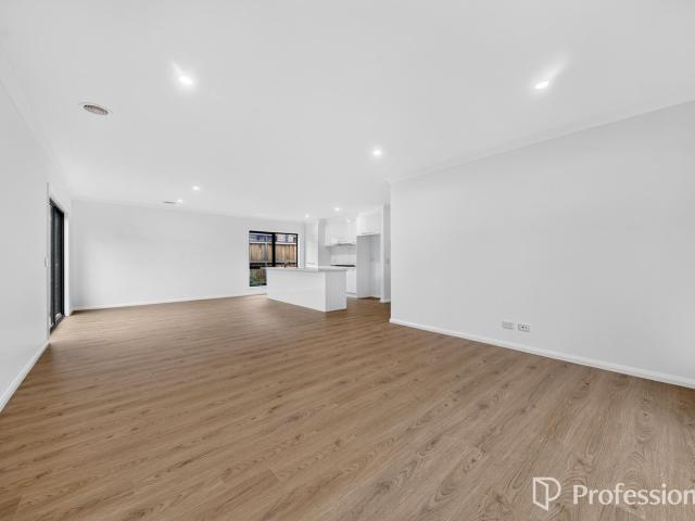 House for rent in WestWood Walk, Melbourne