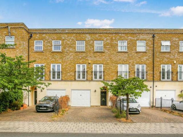 House for rent in Blackhills, Surrey