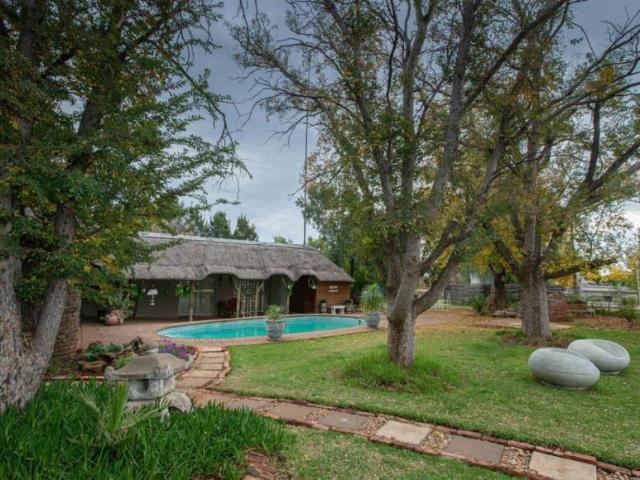House for sale in Dordrecht, Eastern Cape