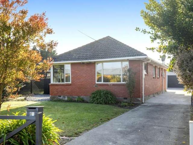 House for sale in Chaslands, Canterbury