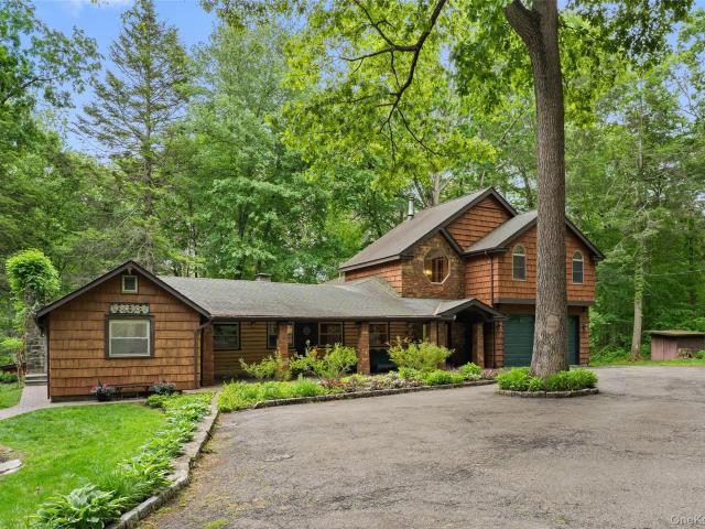 House for sale in Millwood, New York