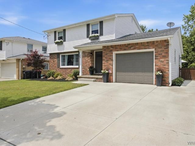 House for sale in Bowmansville, New York