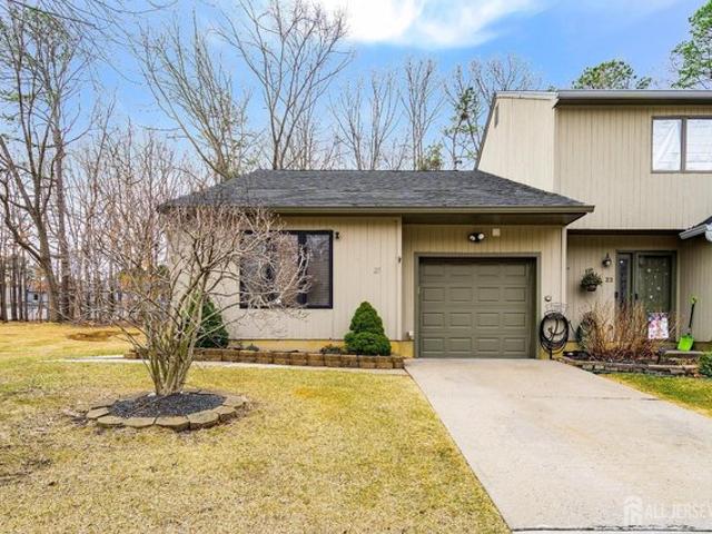 Townhouse for sale in Cliffwood, New Jersey