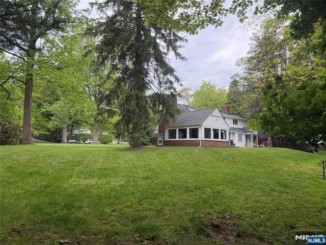 House for sale in Woodcliff Lake, New Jersey