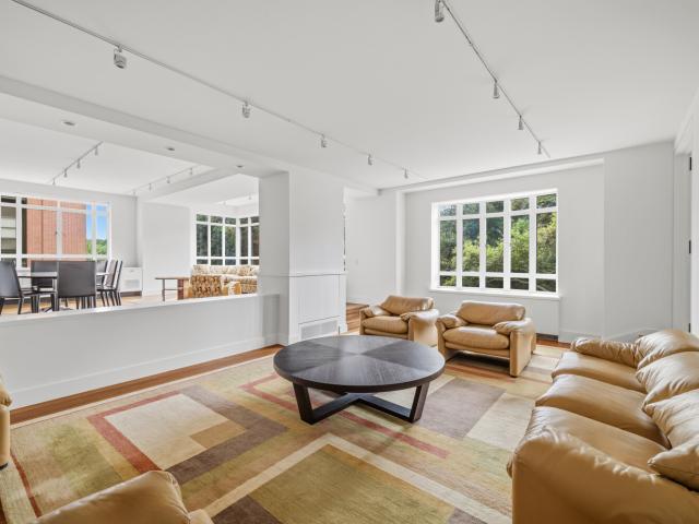 Condo for sale in Manhattan Community Board 7, New York