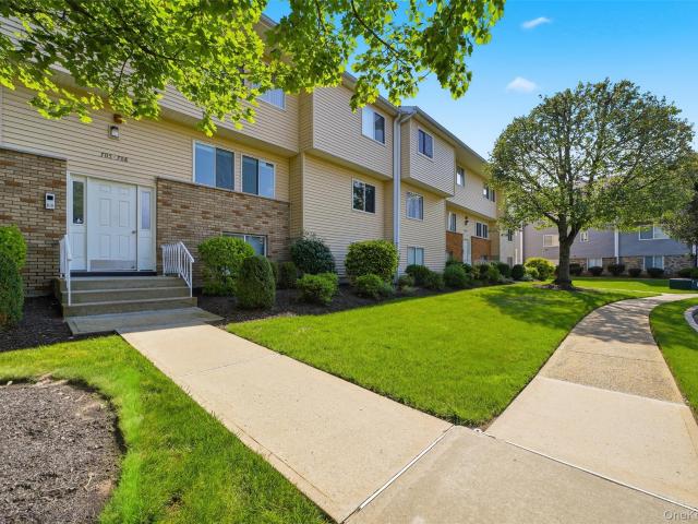 Condo for sale in Rockland, New York