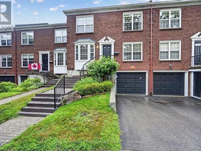 Townhouse for sale in Elizabethtown, Ontario