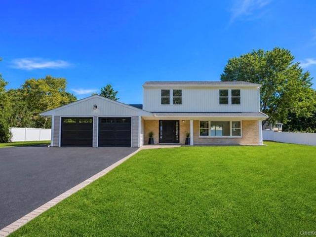House for sale in Centereach, New York