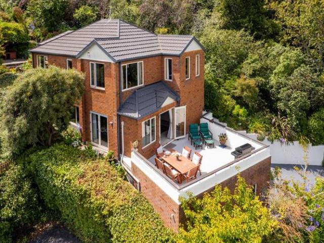 House for sale in Chaslands, Canterbury