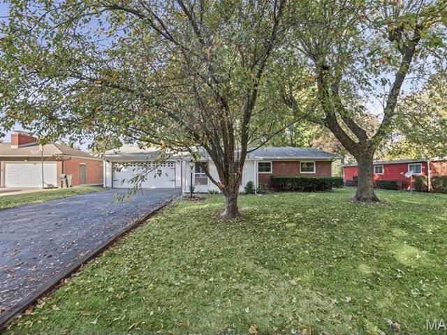 House for sale in Crossroads, Fairview Heights
