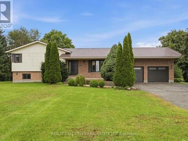 House for sale in North Stormont, Ontario