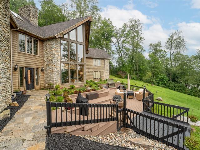 House for sale in Chalk Hill, Pennsylvania