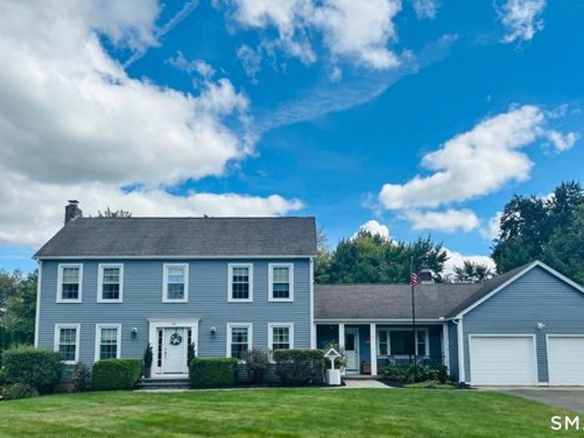 House for sale in Suffield, Connecticut