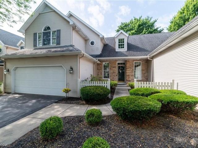 Condo for sale in Poland, Ohio