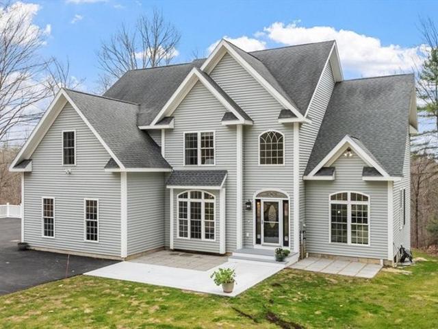 House for sale in Hubbardston, Massachusetts