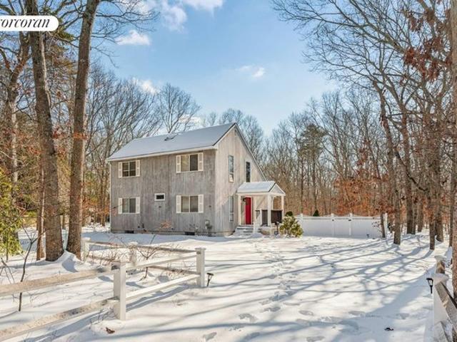 House for sale in Wainscott, New York