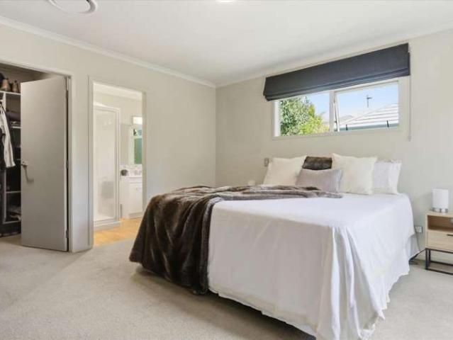 House for sale in Pyes Pa, Greerton