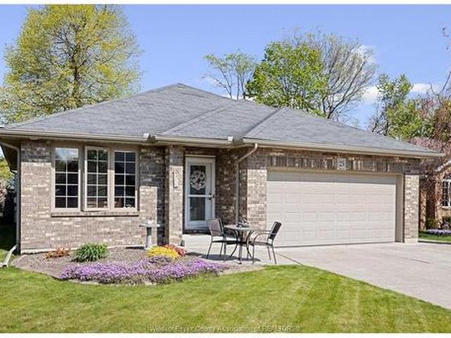 House for sale in Kingsville, Ontario
