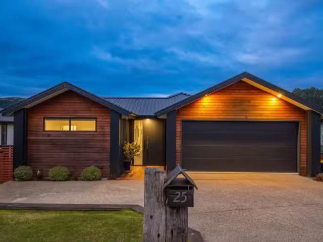 House for sale in Otakou