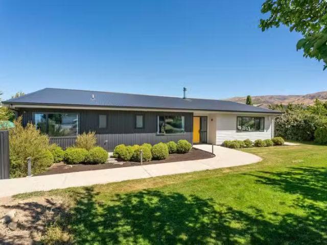 House for sale in Otakou