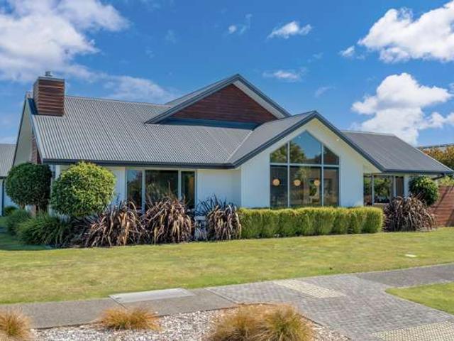 House for sale in Chaslands, Canterbury