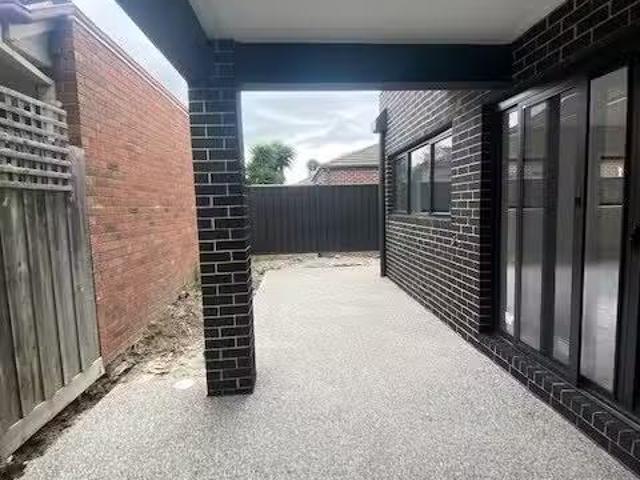 House for rent in Avondale Heights, Victoria