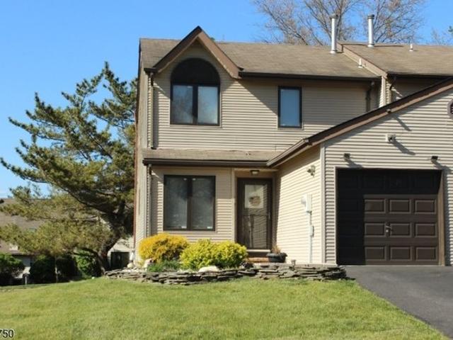 Townhouse for sale in Raritan, New Jersey