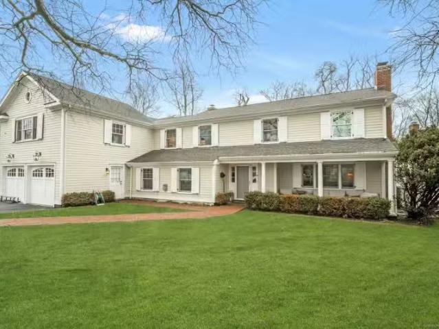 House for rent in Darien