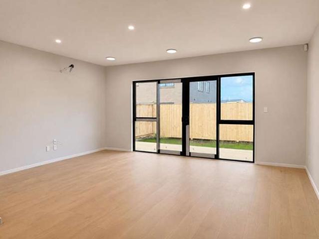 House for sale in Karaka, Franklin