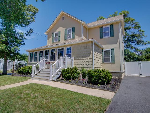House for sale in Helmetta, New Jersey